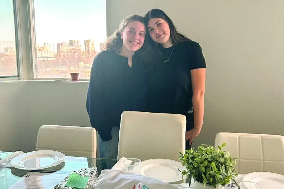 Two students who hosted Shabbat through the Hosting Lab