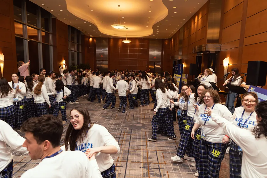 The dance floor packed with students in Hillel gear