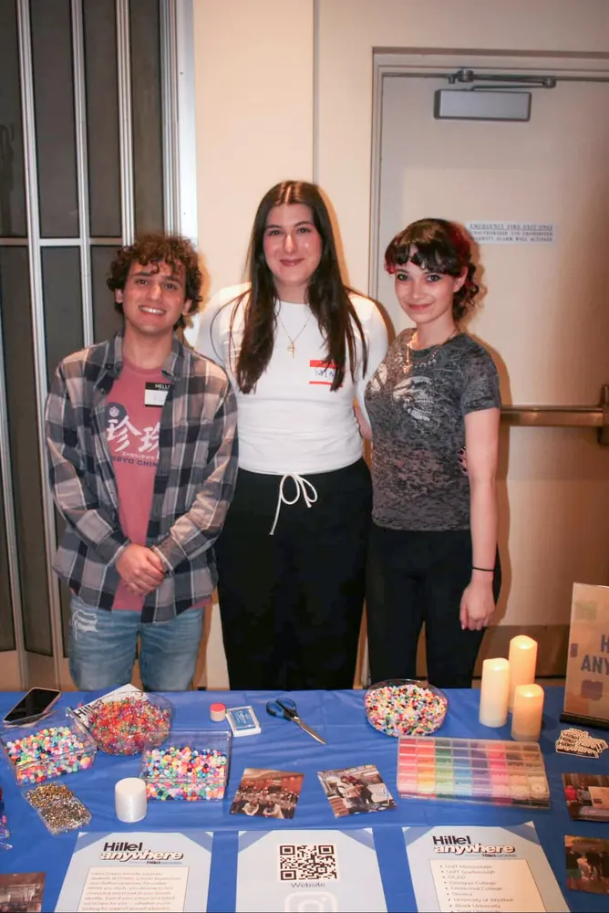 Students at a Hillel Anywhere candle-lit table
