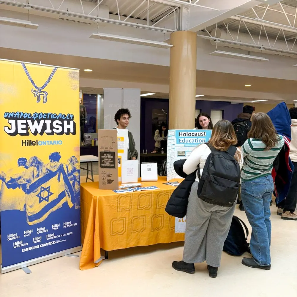 An Unapologetically Jewish campaign table on campus